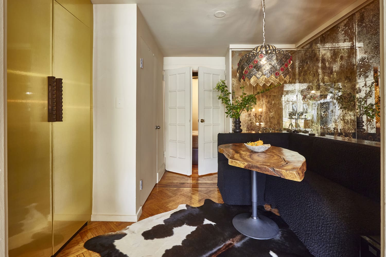 5 Ways An NYC Renter’s Furniture Doubles As Storage Areas | Apartment ... - Apartment Furniture With Storage